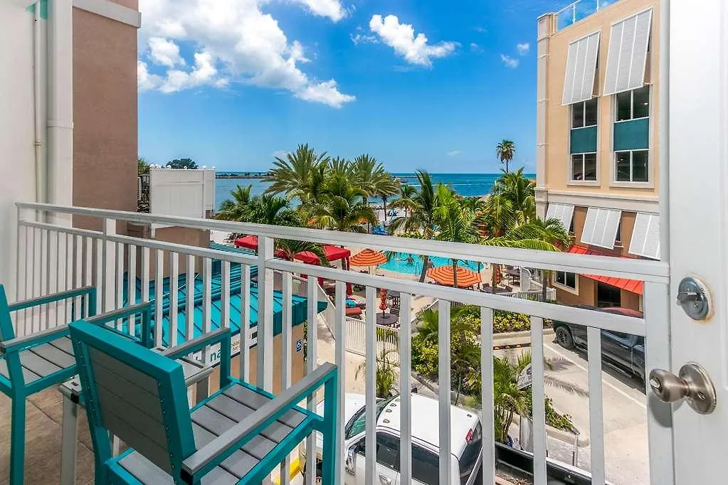 Winter The Dolphin'S Beach Club, Ascend Hotel Collection Clearwater Beach